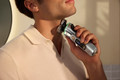 Philips Shaver i9000 Prestige Ultra XP9404/46 product in gebruik