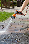 Gardena Classic Multifunctionele Broes product in gebruik