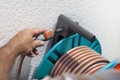 Gardena Classic Wandslanghouder 60 met slanggeleider detail