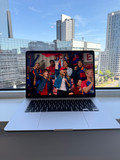 Apple MacBook Air 15 inch M5 (10 core CPU/10 core GPU) 16GB/512GB Middernacht QWERTY (Afbeelding 4 van 4)