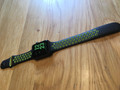 Apple Watch Nike+ 42mm Spacegrijs Aluminium/Zwart Volt Sportband (Afbeelding 1 van 1)