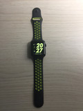 Apple Watch Nike+ 42mm Spacegrijs Aluminium/Zwart Volt Sportband (Afbeelding 2 van 5)
