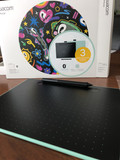 Wacom Intuos M Bluetooth Green (Image 1 of 3)