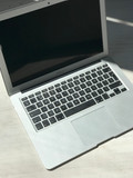 Apple MacBook Air 13,3&quot; (2017) MQD32N&#x2F;A (Afbeelding 1 van 7)