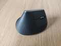 Logitech MX Vertical Ergonomic Mouse (Image 4 of 6)