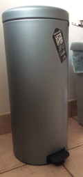 Brabantia NewIcon Poubelle à Pédale 30 Litres Soft Beige (Image 3 sur 5)