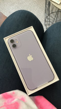 Apple iPhone 11 64 GB Paars (Afbeelding 2 van 2)