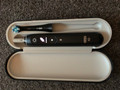 Oral-B iO Series 8 Black and White Duo Pack with Extra Brush Attachment (Image 4 of 13)