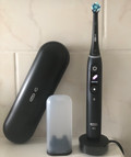 Oral-B iO Series 8n Zwart met extra opzetborstel (Afbeelding 2 van 14)
