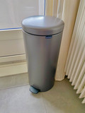 Brabantia NewIcon Poubelle à Pédale 30 Litres Soft Beige (Image 2 sur 5)