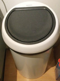 Brabantia Touch Bin 60 Litres Matt Black (Image 2 sur 8)