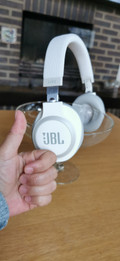 JBL LIVE 650BTNC White (Image 1 of 1)