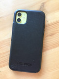 OtterBox Symmetry Samsung Galaxy S21 Back Cover Black (Image 3 of 3)