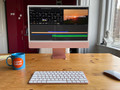 Apple iMac 24&quot; (2021) 16GB&#x2F;512GB Apple M1 met 8 core GPU Blauw met numeriek toetsenbord (Afbeelding 2 van 5)