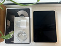 Apple iPad Air (2022) 10.9 inch 256 GB Wifi Space Gray (Afbeelding 1 van 5)