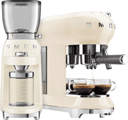 SMEG ECF01CREU Crème + Koffiemolen Pistonmachine van middenklasse