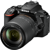 Nikon D5600 + AF-S DX 18-140mm f/3.5-5.6 G ED VR Nikon camera