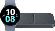 Coolblue Samsung Galaxy Watch5 Blauw 44mm + Duo Draadloze Oplader 15W aanbieding