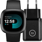 Fitbit Versa 4 Zwart + BlueBuilt Oplader 