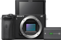 Sony Alpha A6600 + 18-135mm f/3.5-5.6 OSS + Accu Camera met microfoonaansluiting