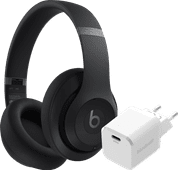 Beats Studio Pro Black + BlueBuilt Power Delivery Charger with USB-C Port 20W White Beats headphones