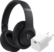 Beats Studio Pro Zwart + BlueBuilt Power Delivery Oplader met Usb C Poort 20W Wit Koptelefoon met microfoon