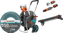 Gardena Classic 1/2 50 Meter CleverRoll L Easy Medium Sproeierpakket Tuinslang met een sproeier