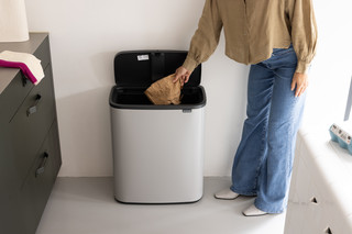 Brabantia Bo Touch Bin Prullenbak 60 Liter Soft Grey