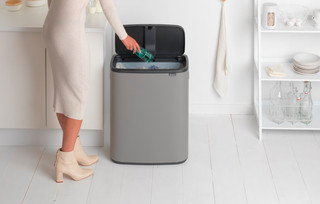 Brabantia Bo Touch Bin 60 Liter Mineral Concrete Grey