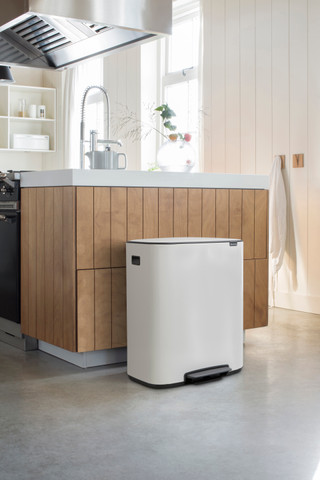 Brabantia Bo Pedal Bin 60 Liter White