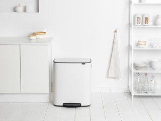 Brabantia Bo Pedal Bin 60 Liter White