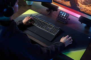 Corsair SKIFF 100 RGB Gaming Toetsenbord Qwerty