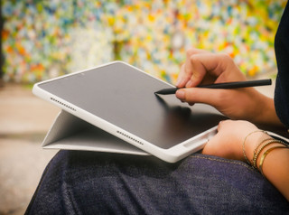 Wacom MovinkPad 11 Case with Stand Gray