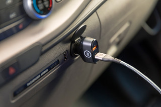 ACT Telefoonhouder Auto Luchtrooster/Dashboard met Draadloos Opladen + Oplader 18W