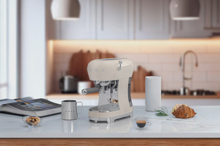 SMEG ECF02CREU Cream