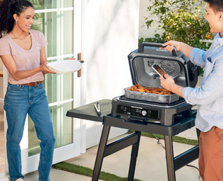 Ninja Woodfire Pro XL Elektrische BBQ Grill en Roker OG901EU