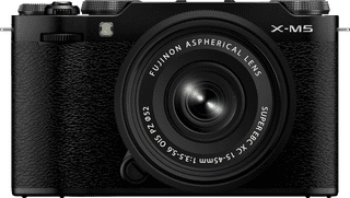 Fujifilm X-M5 Black + XC 15-45mm f/3.5-5.6 OIS PZ