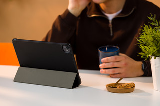 BlueBuilt iPad Pro (2025/2024) 11 inch Tri-Fold case Black