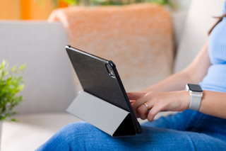 BlueBuilt iPad Pro (2025/2024) 11 inch Tri-Fold case Black