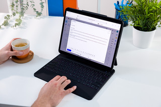 BlueBuilt Apple iPad Pro (2025/2024) 13 inch Toetsenbord Hoes QWERTY Zwart