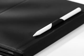 BlueBuilt Apple iPad Pro (2025/2024) 13 inch Book Case Zwart