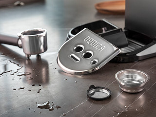 De'Longhi EC685.M Dedica Zilver