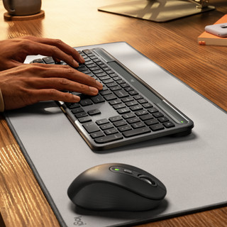 Logitech Signature Slim Solar+ Draadloos Toetsenbord QWERTY