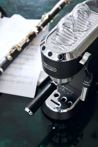 De'Longhi EC685.BK Dedica Zwart