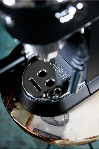 De'Longhi EC685.BK Dedica Zwart