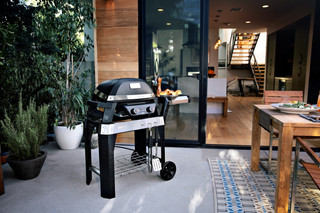 Weber Pulse 2000 met Onderstel