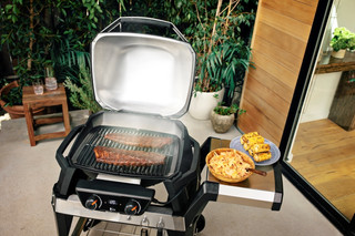 Weber Pulse 2000 met Onderstel