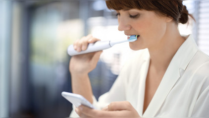 What's a smart toothbrush and what can you use it for?