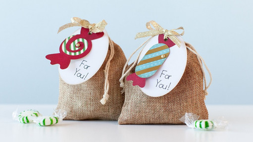 Make your own gift tags with Cricut