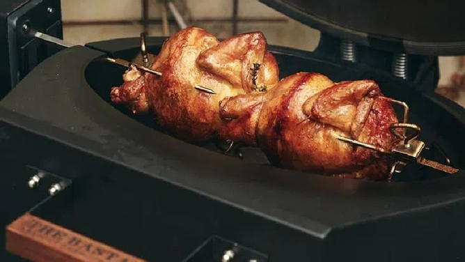 Hoe bereid je gerechten op een keramische bbq?